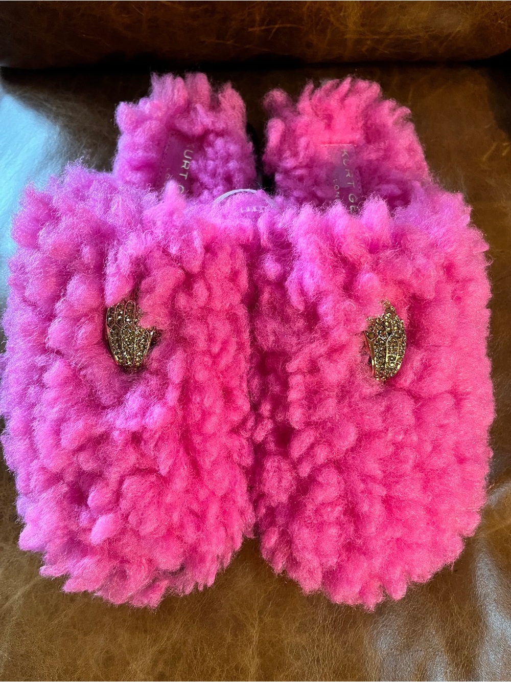 Kurt Geiger London Kensington Fuchsia Pink Faux Fur Slippers Crystal Eagle US 8 - Picture 2 of 8